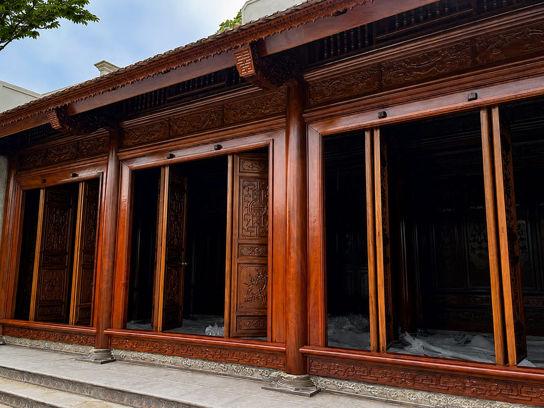 Hoàn Thiện Nhà Thờ 3 Gian Gỗ Lim Lào Tại Gia Lâm – Hà Nội