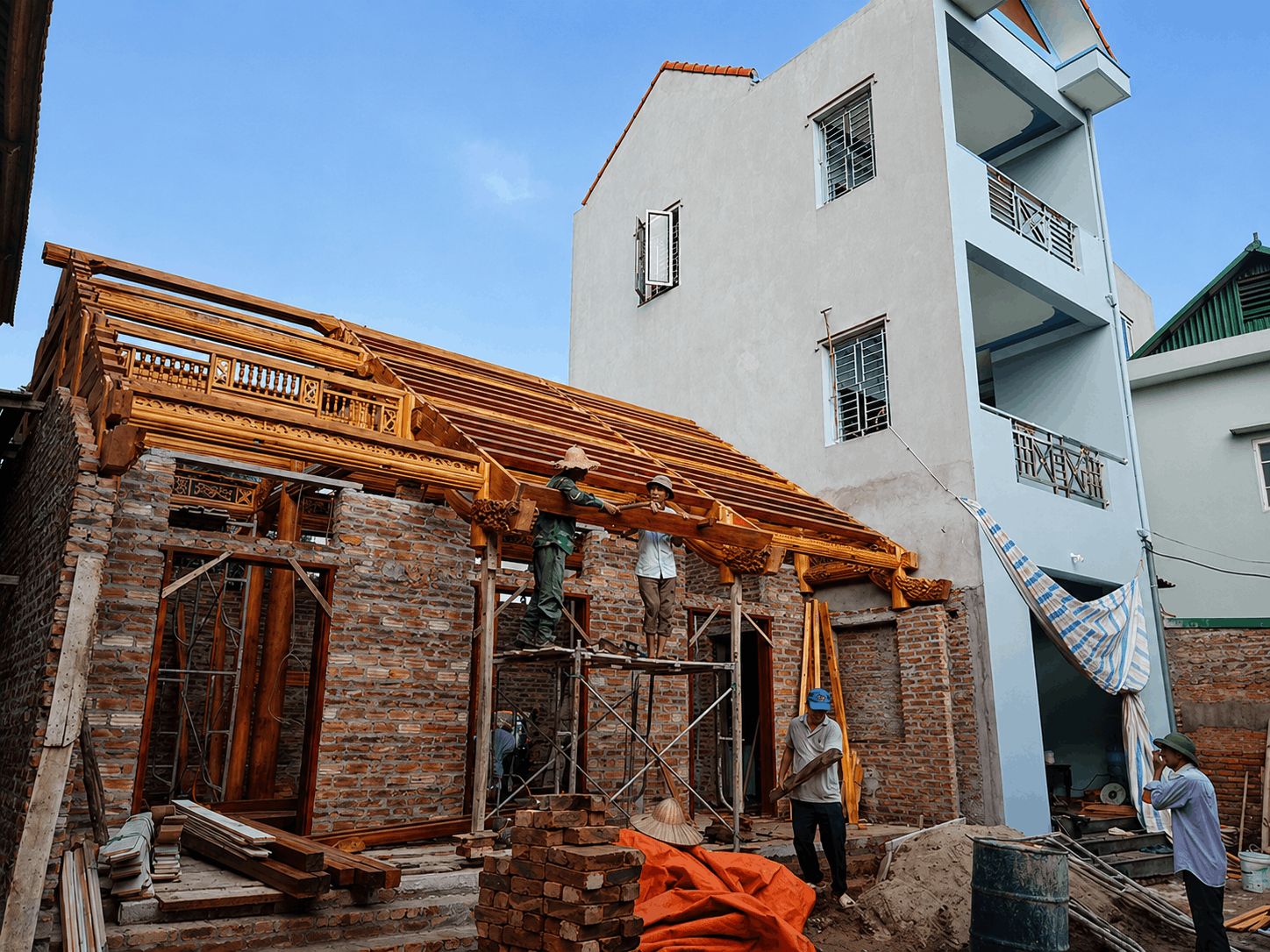 Báo Giá Nhà Gỗ 3 Gian 4 Cột Trọn Gói Từ A – Z 2026