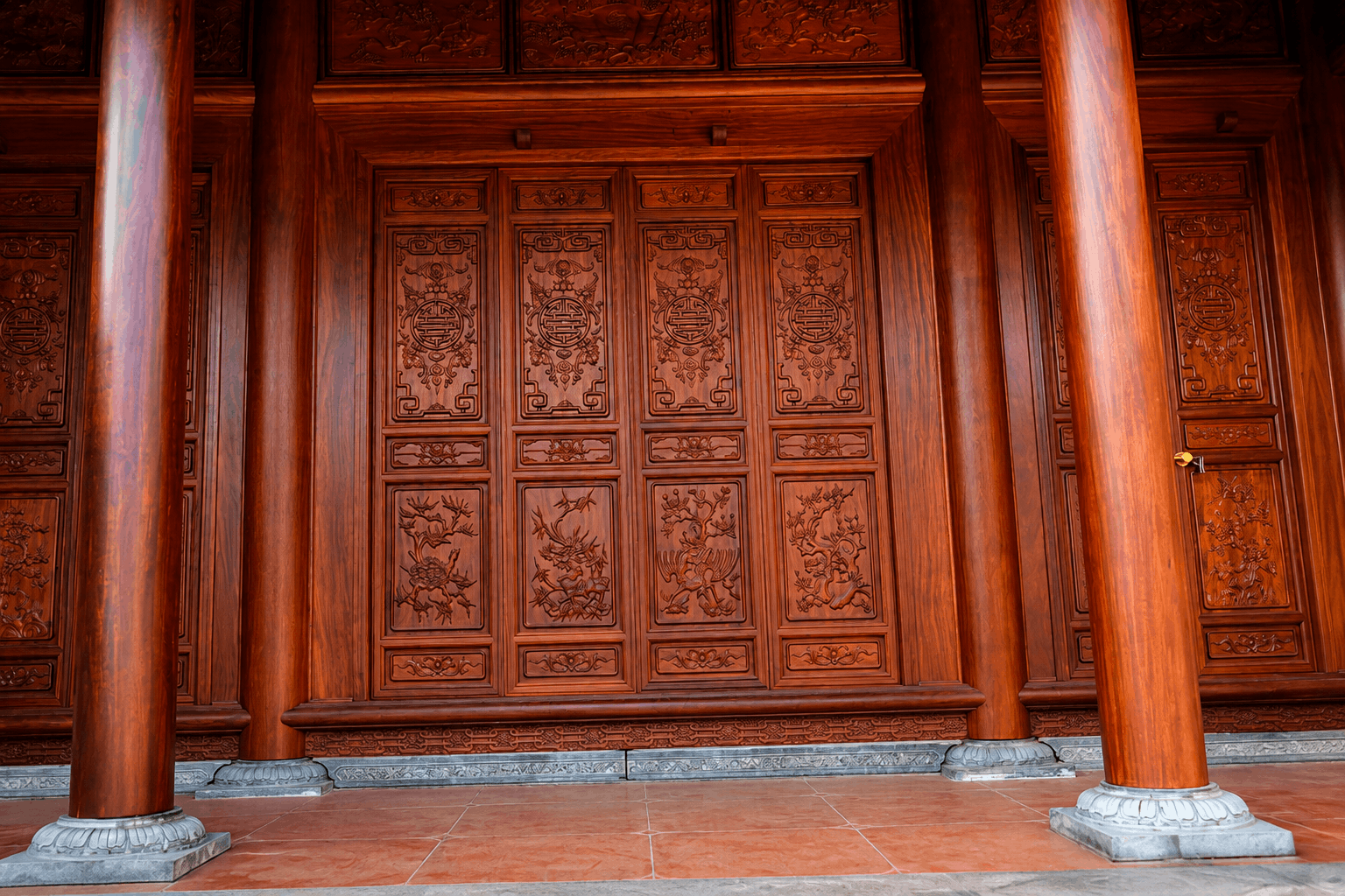 Phần hiên nhà thờ gỗ 3 gian