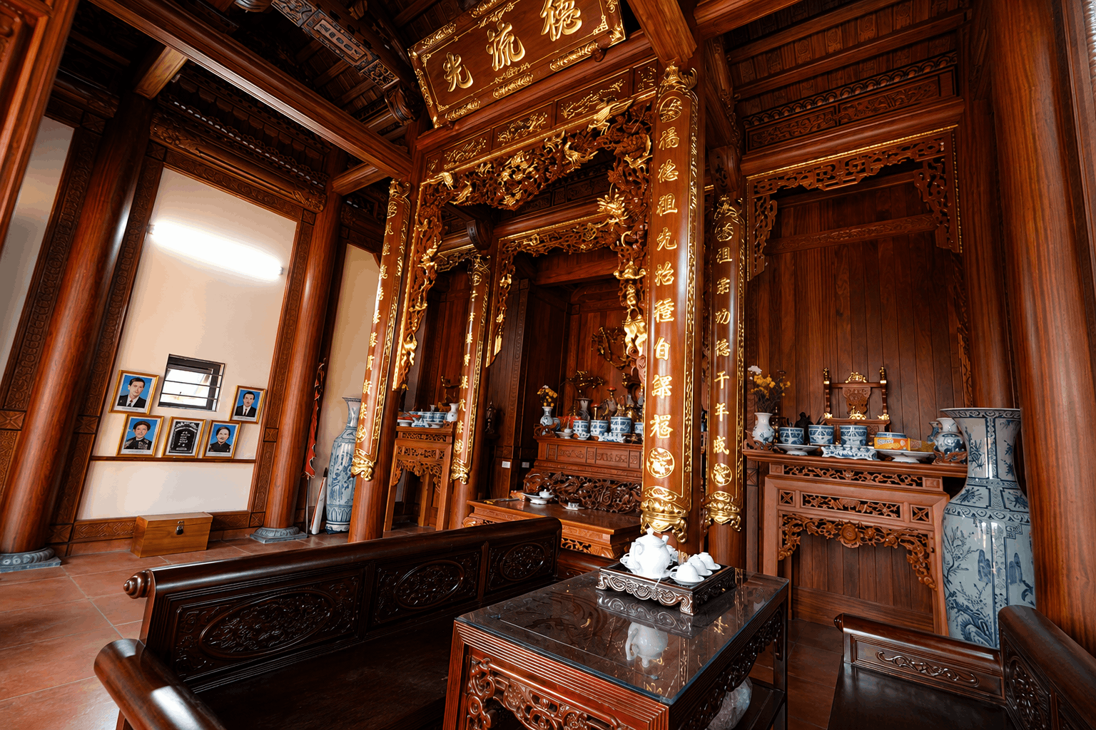 Thiết kế bên trong nhà thờ gỗ 3 gian có hậu cung